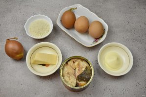 Пасхальный салат с консервированным лососем Пасхальный салат с консервированным лососем