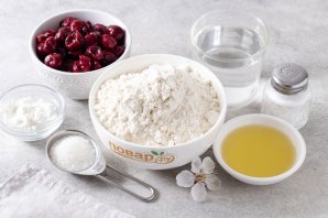 Вареники с вишней на воде Вареники с вишней на воде