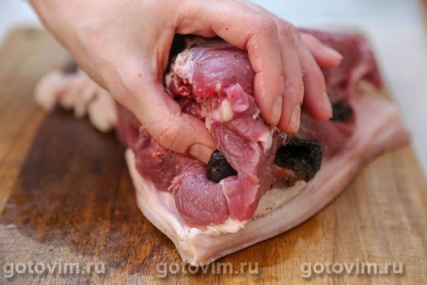 Свинина  с черносливом