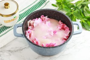 Сироп из лепестков роз Сироп из лепестков роз