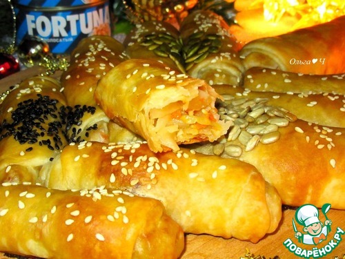 Разборный пирог-ёлочка "Тунец и капуста" Разборный пирог-ёлочка "Тунец и капуста"