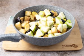 Овощное рагу с грибами, кабачками и баклажанами Овощное рагу с грибами, кабачками и баклажанами