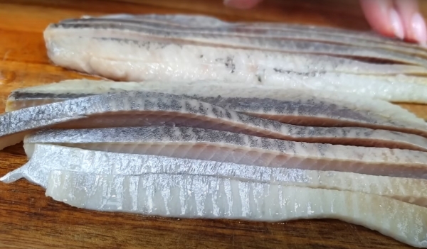 Вместо надоевшей красной икры. Вкуснейшая намазка из сельди и манки: я не верила, что так можно