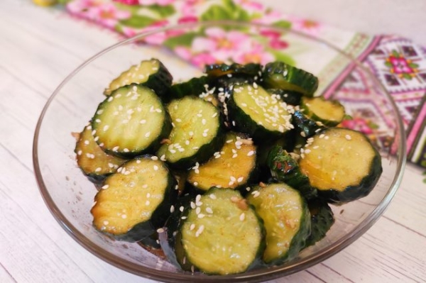 Закуска из огурцов в соево-медовом маринаде Закуска из огурцов в соево-медовом маринаде