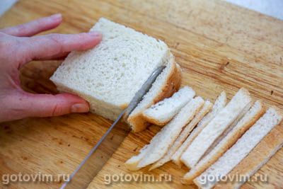 Канапе на шпажках с красной рыбой, авокадо и красной икрой Канапе на шпажках с красной рыбой, авокадо и красной икрой