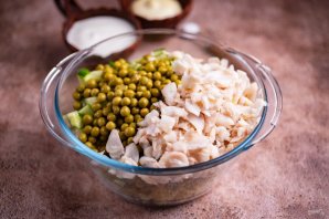 Салат "Оливье" с рыбой Салат "Оливье" с рыбой