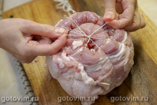 Рулет из свиного подчеревка (пашины) с клюквой и мандаринами Рулет из свиного подчеревка (пашины) с клюквой и мандаринами