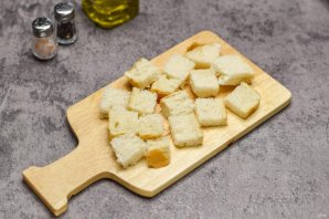 Салат с сыром косичка и сухариками Салат с сыром косичка и сухариками