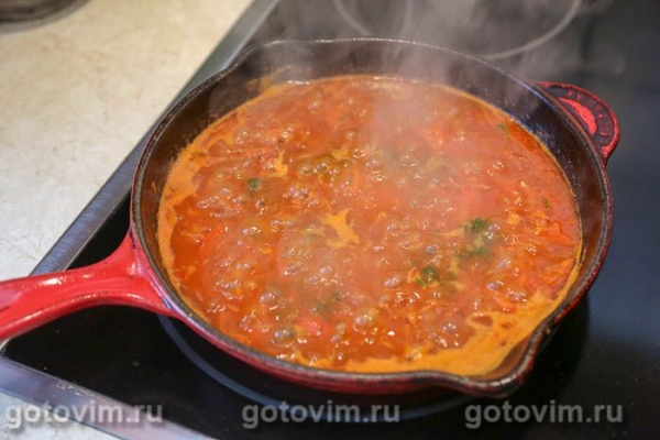 Рулетики из свинина с фаршем, тушенные в овощном соусе Рулетики из свинина с фаршем, тушенные в овощном соусе