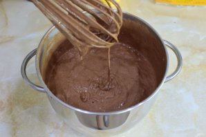 Шоколадный слоеный торт