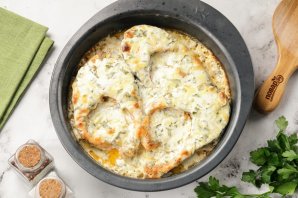 Форель запечённая в сырном соусе Форель запечённая в сырном соусе