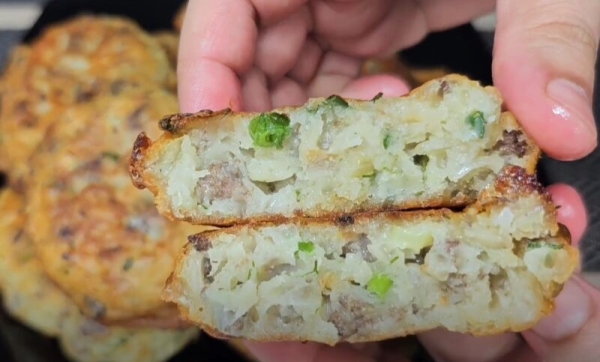 Беру 1 стакан кефира и немного фарша. Круче, чем беляши и чебуреки: быстрые ленивые пирожки Беру 1 стакан кефира и немного фарша. Круче, чем беляши и чебуреки: быстрые ленивые пирожки