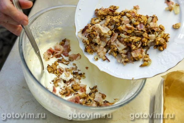Заливной пирог с лисичками и беконом Заливной пирог с лисичками и беконом