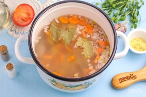 Суп из консервированной фасоли с мясом