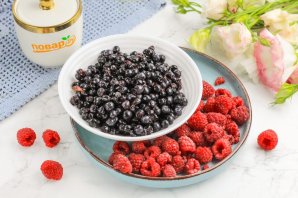 Черника с малиной перетертая с сахаром Черника с малиной перетертая с сахаром