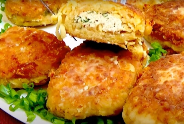 Картошка и фарш. Рецепт невероятно вкусных котлет за считанные минуты Картошка и фарш. Рецепт невероятно вкусных котлет за считанные минуты