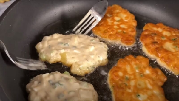 &laquo;Спасение дачника&raquo; &mdash; ленивые пирожки за 5 минут. Вкусный и быстрый рецепт