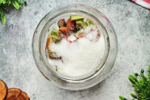 Настойка из ревеня Настойка из ревеня