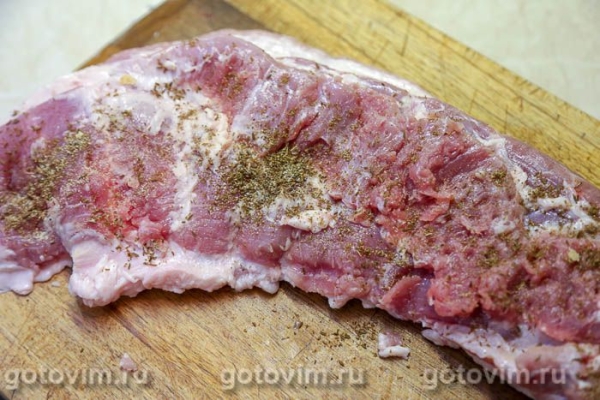 Рулет из свиного подчеревка (пашины) с клюквой и мандаринами Рулет из свиного подчеревка (пашины) с клюквой и мандаринами