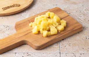 Салат с ананасами, сыром и морковью Салат с ананасами, сыром и морковью