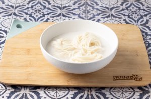 Холодная лапша с соевым молоком "Конггуксу" Холодная лапша с соевым молоком "Конггуксу"