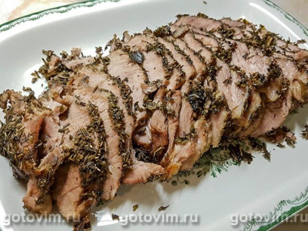 Свиная шейка в духовке с соусом из розового перца