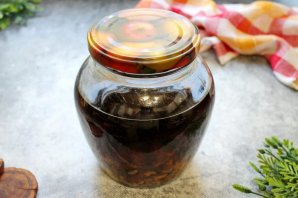 Настойка самогона на грецких орехах Настойка самогона на грецких орехах