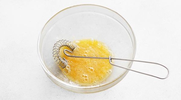 Оладьи на молоке – простой и вкусный рецепт, пошаговый рецепт с фото на 381 ккал Оладьи на молоке – простой и вкусный рецепт, пошаговый рецепт с фото на 381 ккал