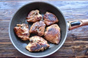 Тайский зеленый карри с курицей от Джейми Оливера Тайский зеленый карри с курицей от Джейми Оливера