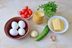 Тарталетки с сыром и огурцом Тарталетки с сыром и огурцом