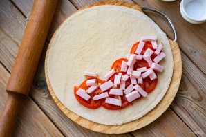 Кальцоне с ветчиной Кальцоне с ветчиной