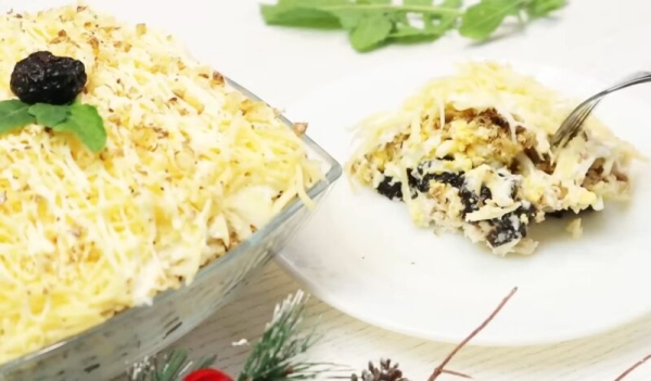 Невероятно вкусный салат «Абсент». Рецепт-настроение, который я искала на праздничный стол! Невероятно вкусный салат «Абсент». Рецепт-настроение, который я искала на праздничный стол!