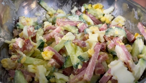 Невероятно быстрый салат за 15 минут. Рецепт — украшение к Новогоднему столу Невероятно быстрый салат за 15 минут. Рецепт — украшение к Новогоднему столу