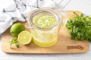 Сок с базиликом и лаймом