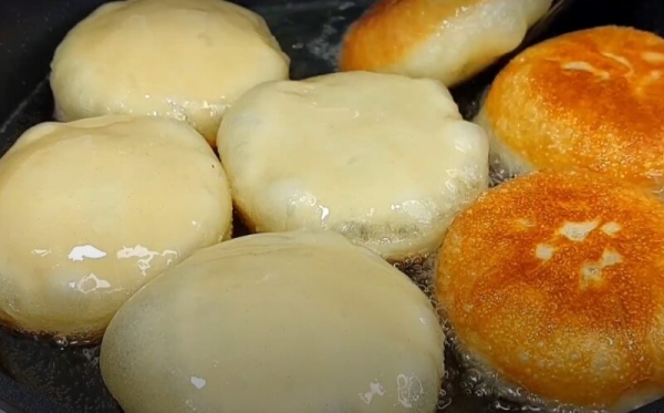 Пирожки с улётной начинкой. Друзья приносят свою муку, чтобы я приготовила для них этот рецепт