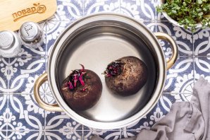 Салат из свеклы и яблок Салат из свеклы и яблок