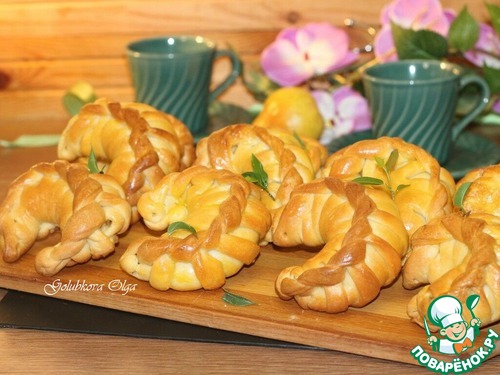 Плетеные булочки на молоке с начинкой