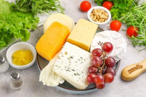 Сырная нарезка на год Лошади