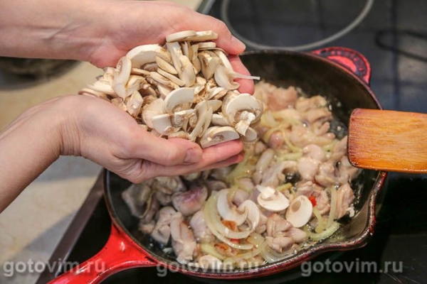 Жареная свинина с грибами и перцем чили Жареная свинина с грибами и перцем чили