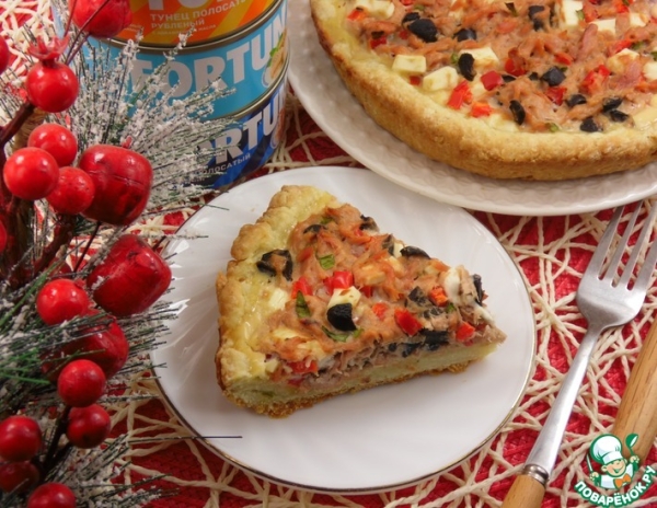 Киш с тунцом и перцем Киш с тунцом и перцем