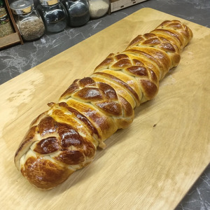 Рулет на дрожжевом тесте с творогом