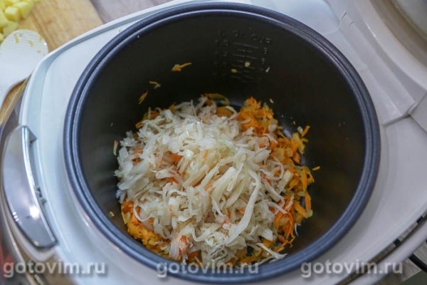 Щи с квашеной капустой в мультиварке