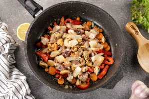 Жареный рис с морепродуктами