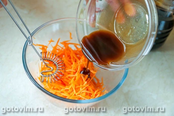 Теплый салат из куриной печени с пряной морковью Теплый салат из куриной печени с пряной морковью