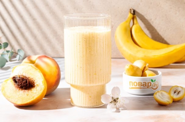 Смузи с персиком и бананом Смузи с персиком и бананом