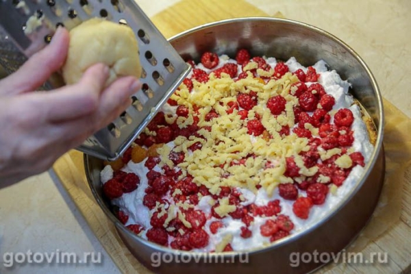 Песочный пирог с малиной и безе Песочный пирог с малиной и безе