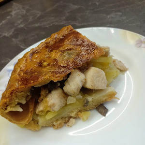 Пирог с курицей и грибами