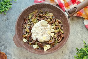 Почки в сметане