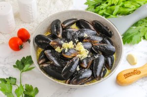 Мидии в сливочно-чесночном соусе Мидии в сливочно-чесночном соусе