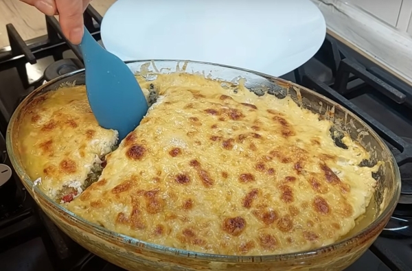 Вкусная кабачковая запеканка: это первое, что я готовлю из кабачков этим летом. Сочное и яркое блюдо